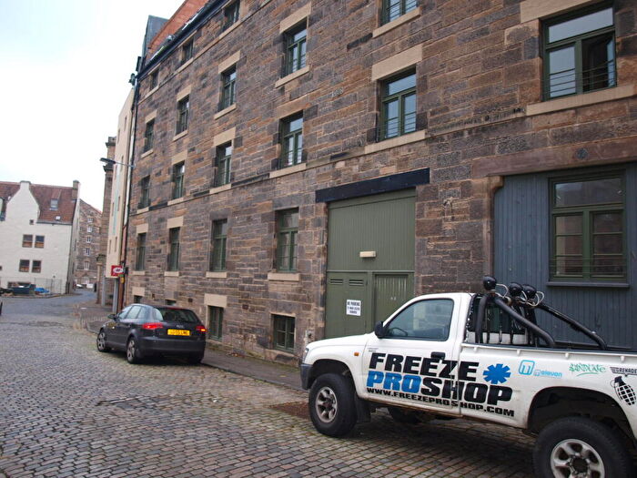 2 Bedroom Flat To Rent In Water Street, Edinburgh, EH6