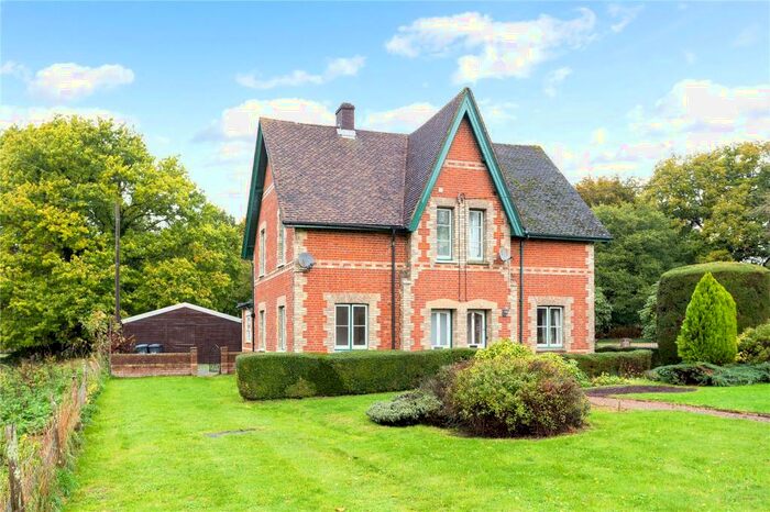 3 Bedroom Semi-Detached House To Rent In Truckers Hatch Cottages, Horsham Road, Handcross, Haywards Heath, RH17