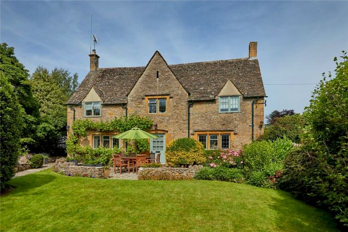 5 Bedroom Detached House For Sale In Broadwell, Moreton-in-Marsh, Gloucestershire, GL56