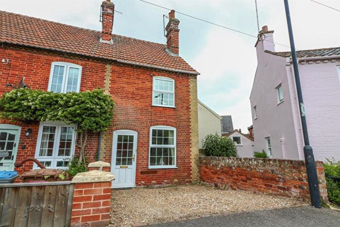 2 Bedroom End Of Terrace House For Sale In Aldeburgh, IP15