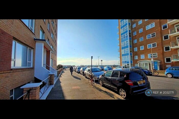 Studio To Rent In Dorset Court, Hove, BN3