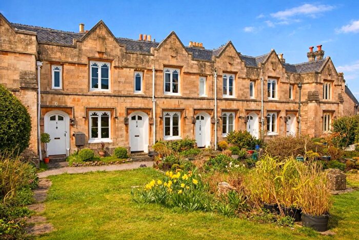 2 Bedroom Property To Rent In St. Stephens Place, Bath, BA1
