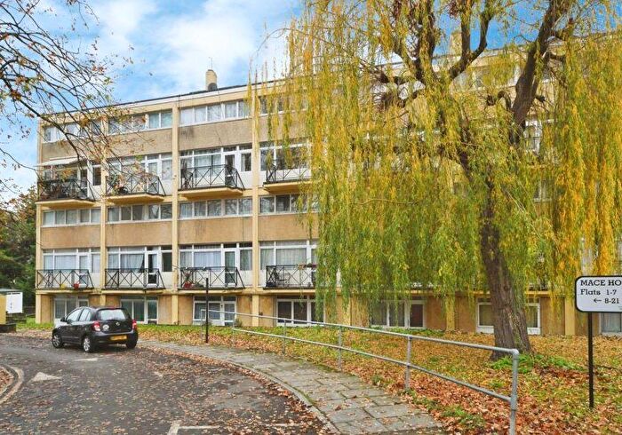 3 Bedroom Flat For Sale In Flat Mace House, The Drive, London, E17