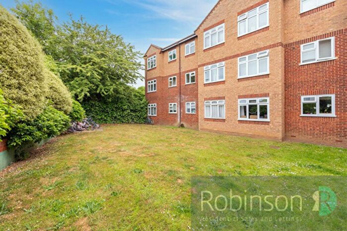 2 Bedroom Flat For Sale In Corfe Place, Maidenhead, Berkshire, SL6