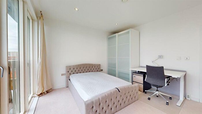 2 Bedroom Apartment To Rent In Lock Side Way, London, E16