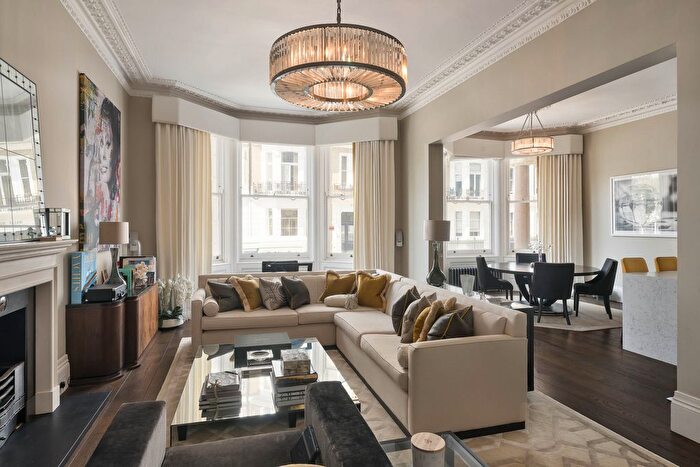 4 Bedroom Flat For Sale In De Vere Gardens, London, W8