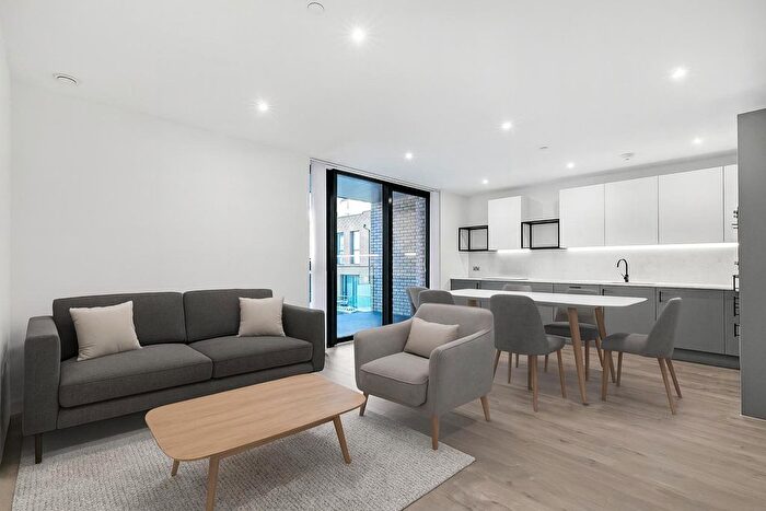 2 Bedroom Flat To Rent In Willowbrook House, Woodberry Down, N4