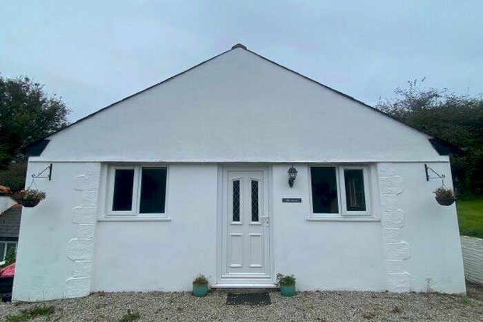 1 Bedroom Flat To Rent In Roscroggan, Camborne, TR14