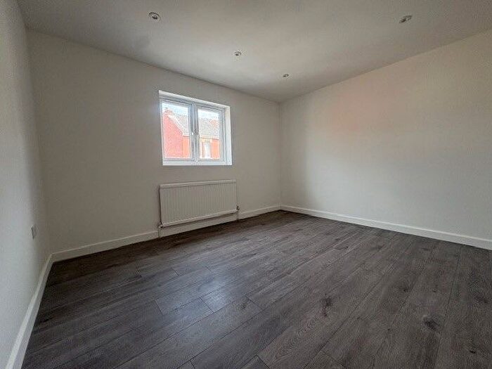 2 Bedroom Flat To Rent In Crombey Street, Swindon, SN1