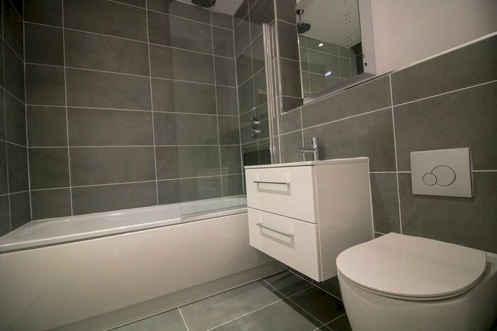 1 Bedroom Flat To Rent In Royal Crescent Road, Southampton, SO14