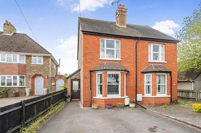 3 Bedroom Property To Rent In Honeycrock Lane, Salfords, Redhill, RH1