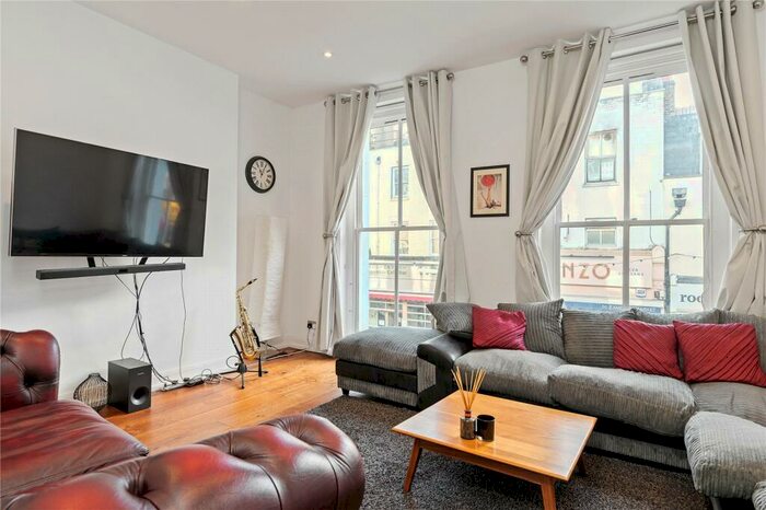 2 Bedroom Apartment To Rent In Exmouth Market, London, EC1R