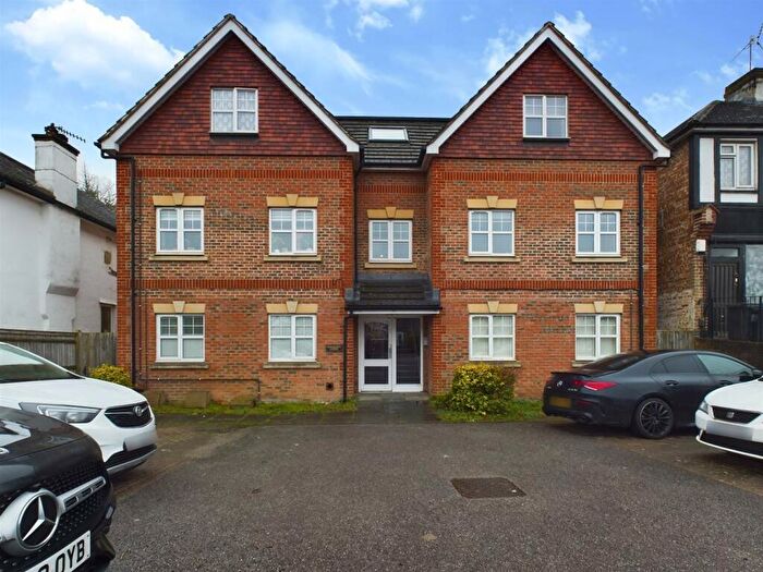 1 Bedroom Flat To Rent In Flat Chipstead Valley RdCoulsdonSurrey, CR5