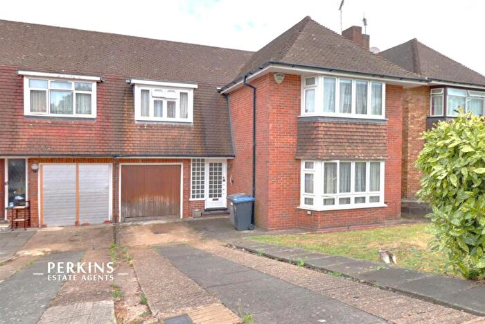 4 Bedroom Semi-Detached House For Sale In Wembley, HA9