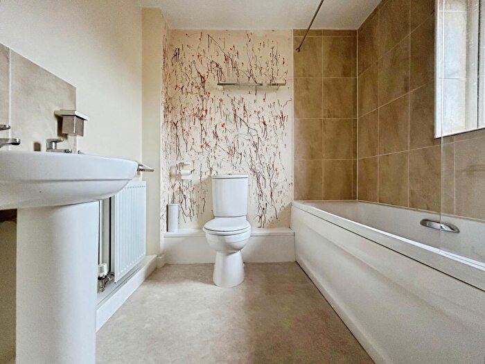 1 Bedroom Apartment For Sale In Kelstern Close, Bolton, BL2