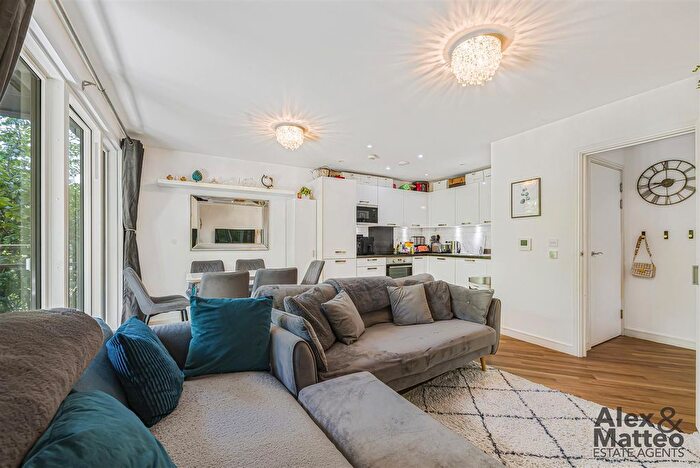 2 Bedroom Flat To Rent In Campion House, Rotherhithe, SE16