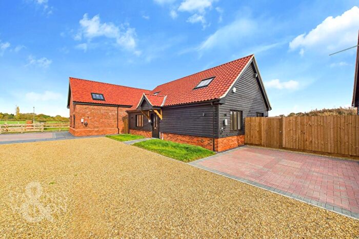 3 Bedroom Chalet For Sale In Mitchells Yard, Mill Road, Winfarthing, Diss, IP22