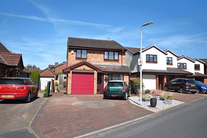 3 Bedroom Detached House For Sale In Mereside Close, Macclesfield, SK10