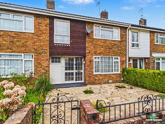 3 Bedroom Terraced House For Sale In Doncaster Walk, Furnace Green, RH10