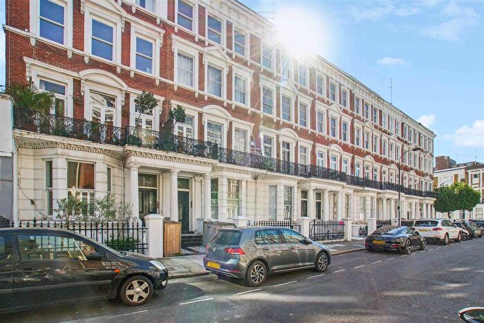 2 Bedroom Flat For Sale In Maclise Road, West Kensington, London, W14