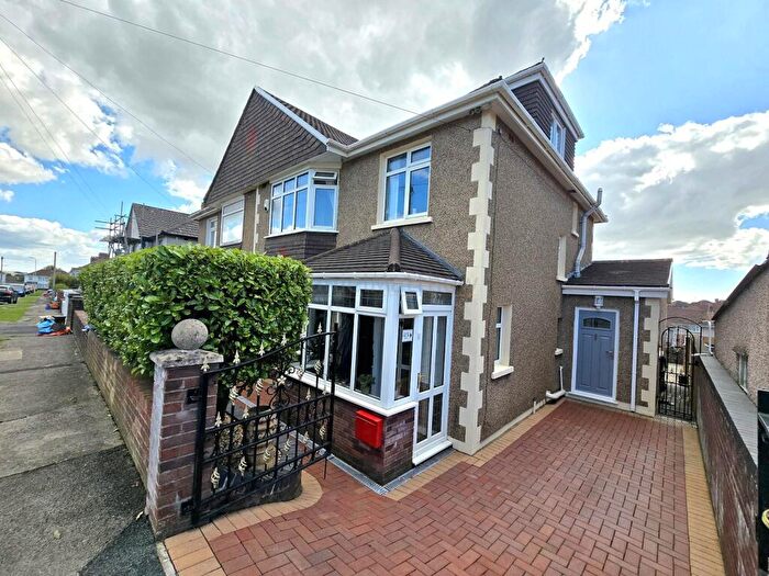 3 Bedroom Semi-Detached House For Sale In Parcau Avenue, Bridgend, CF31