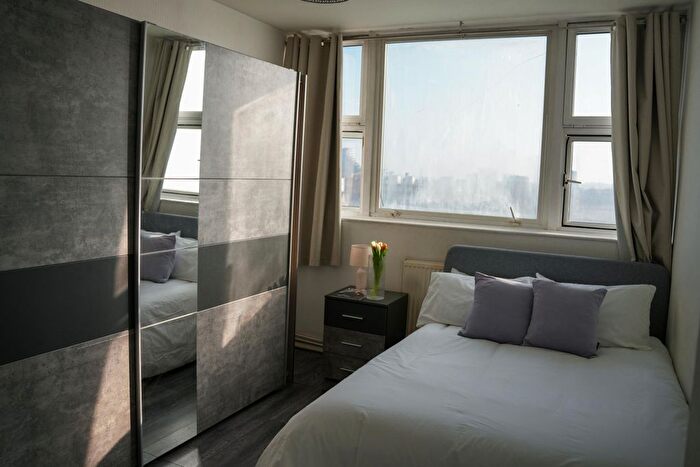 3 Bedroom Flat For Sale In Christian Street, London, E1