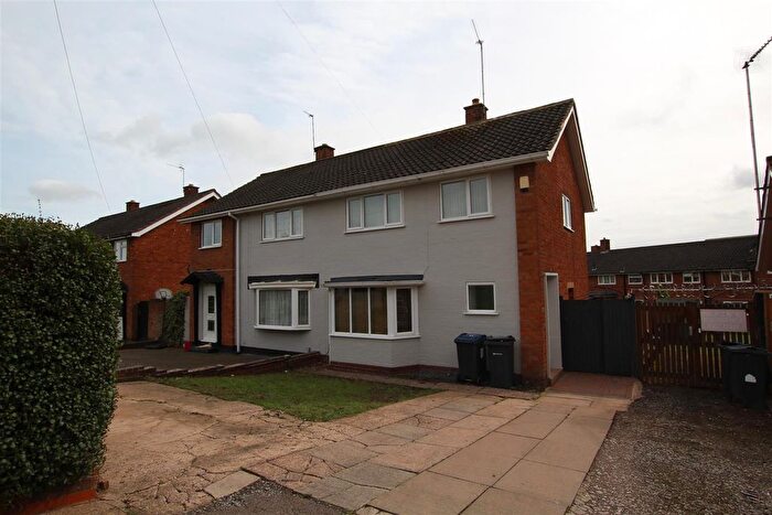 3 Bedroom Semi-Detached House To Rent In Glover Road, Sutton Coldfield, B75