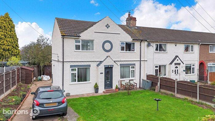 3 Bedroom Semi-Detached House For Sale In Sawn Moor Road, Thurcroft, S66