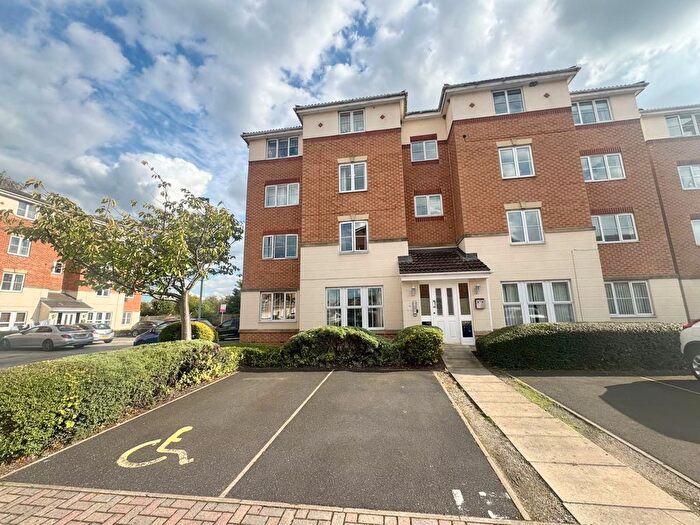 2 Bedroom Flat To Rent In Spruce Court, Wakefield, WF2