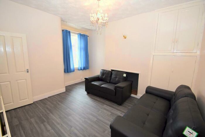 4 Bedroom Terraced House To Rent In Hibbert Street, Rusholme, M14
