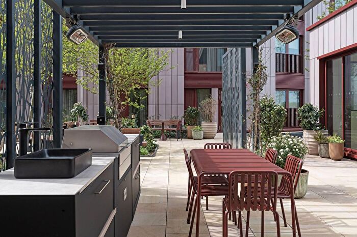 2 Bedroom Flat To Rent In Selbourne Road, Walthamstow, E17