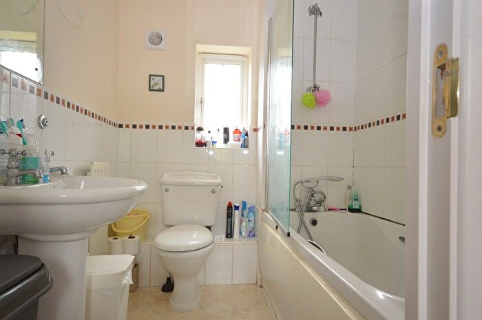 2 Bedroom Detached House To Rent In Waight Close, Salisbury Garden Village, Hatfield, AL10