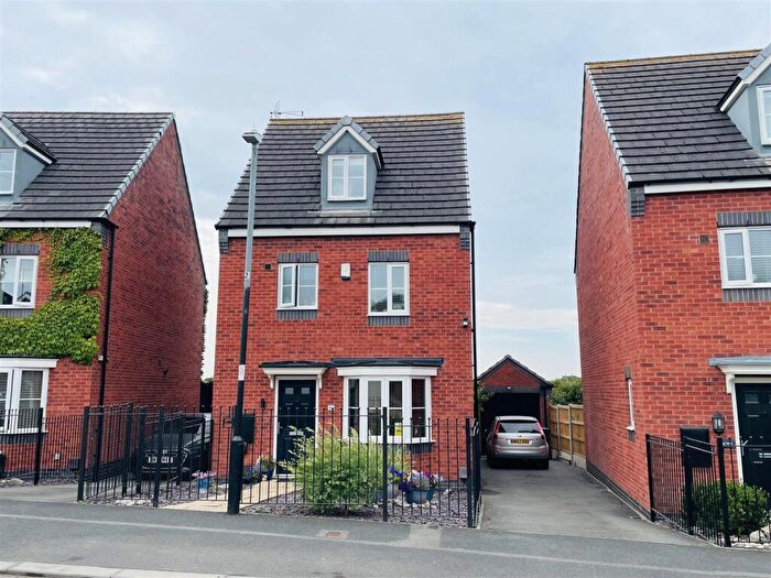 4 Bedroom Detached House For Sale In Hayes Road, Hartshill, Nuneaton, CV10