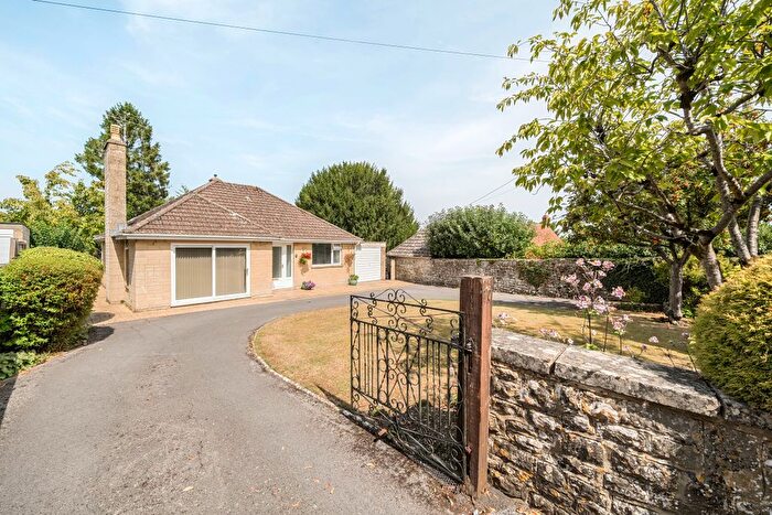 2 Bedroom Bungalow For Sale In High Street, Blunsdon, Swindon, SN26