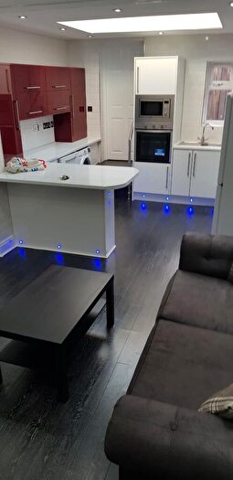 4 Bedroom House To Rent In Wiggin Street, Edgbaston, West Midlands, B16