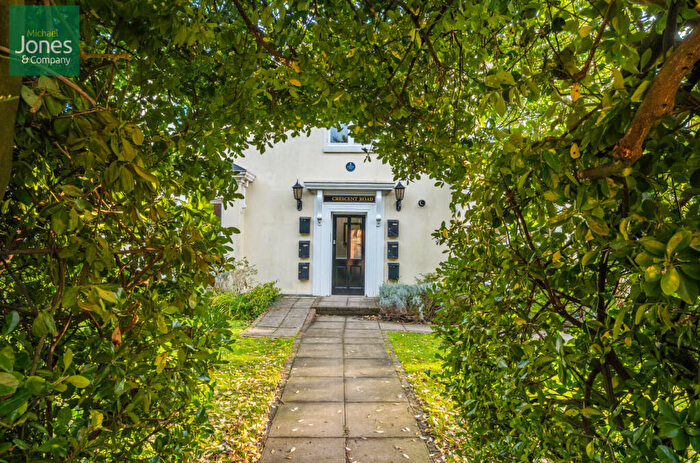 2 Bedroom Flat To Rent In Crescent Road, Worthing, West Sussex, BN11