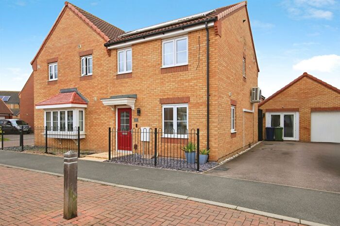 3 Bedroom Semi-Detached House For Sale In Dandelion Drive, Whittlesey, Peterborough, PE7