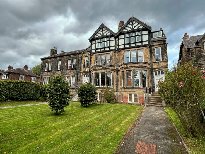 2 Bedroom Flat To Rent In Burton Crescent, Headingley, Leeds, LS6