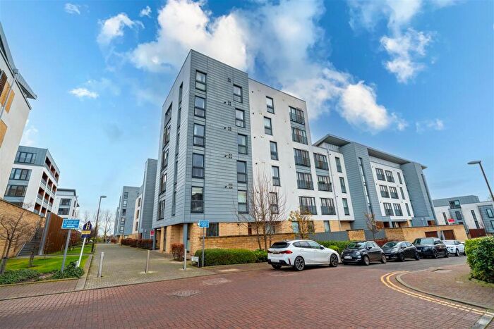 2 Bedroom Flat For Sale In Kimmerghame Path, Edinburgh, EH4