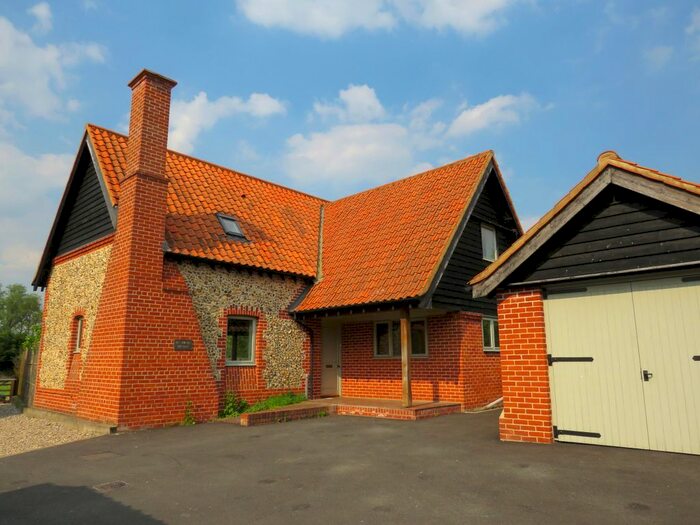 3 Bedroom Cottage To Rent In Fen Willow Mews, East Harling, Norwich, NR16