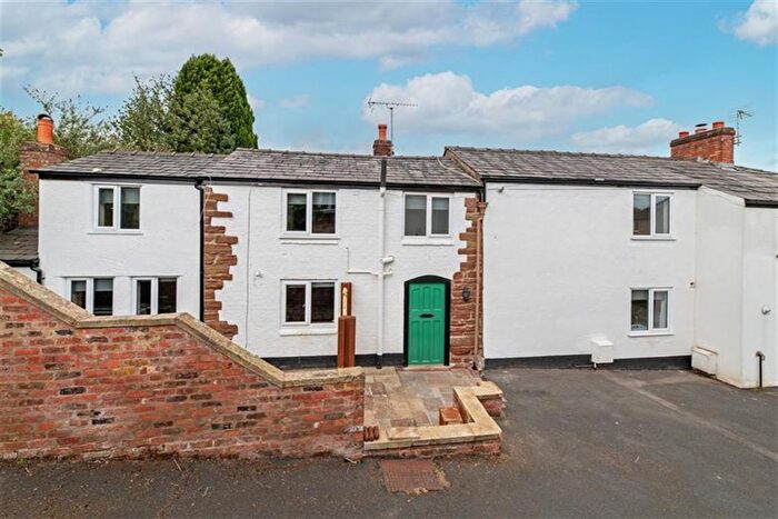 3 Bedroom Semi-Detached House For Sale In Hillside Road, Frodsham, WA6