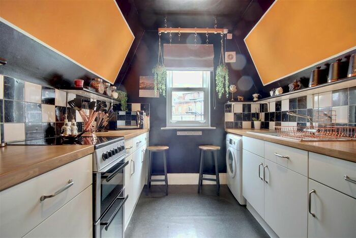 2 Bedroom Flat To Rent In Lennox Road South, Southsea, PO5
