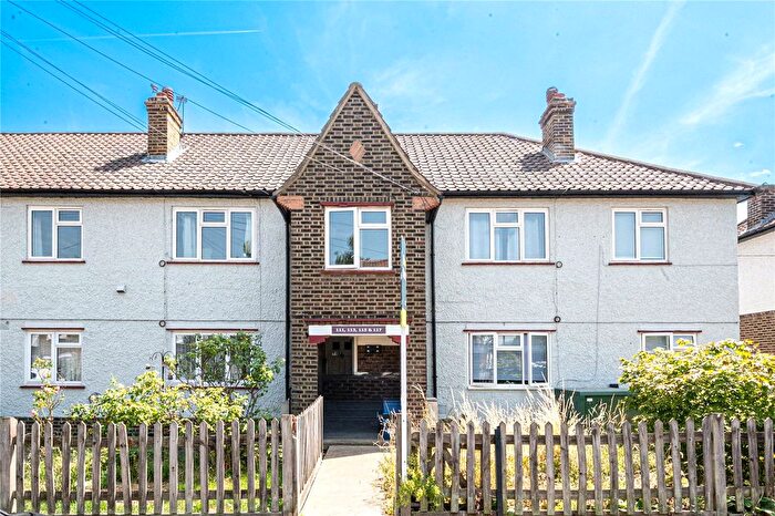 2 Bedroom Flat To Rent In Andover Road, Twickenham, TW2