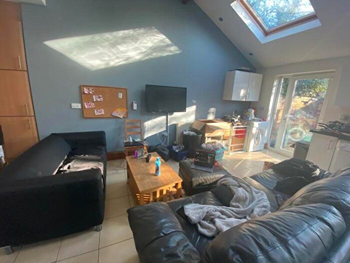 6 Bedroom House To Rent In Sherwin Road, Nottingham, NG7