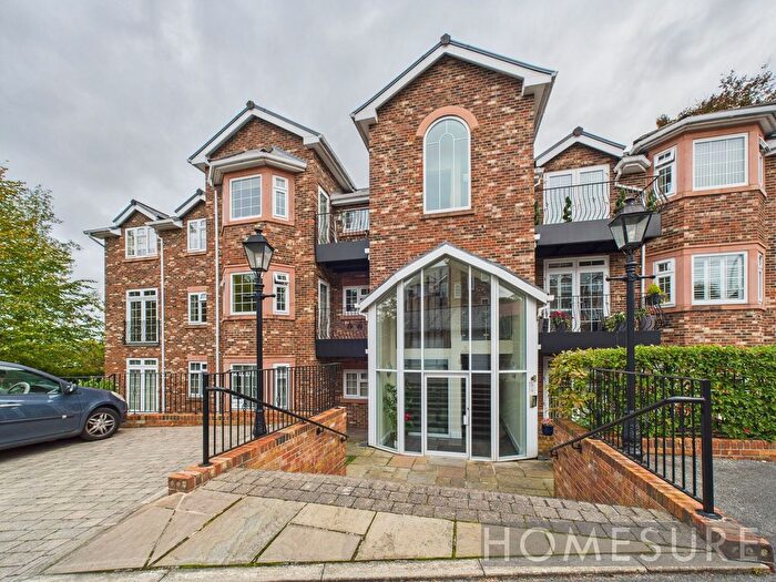 2 Bedroom Flat For Sale In Hillside Drive, Woodford, L25