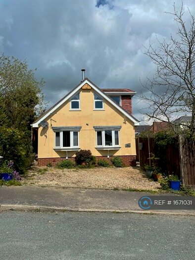 2 Bedroom Detached House To Rent In Insley Crescent, Broadstone, BH18