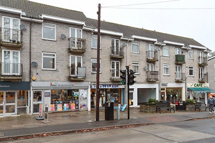 1 Bedroom Flat For Sale In Chaldon Road, Caterham, Surrey, CR3