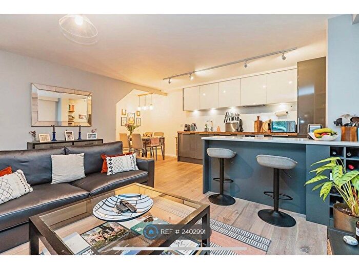 2 Bedroom Flat To Rent In Rufford Street, London, N1