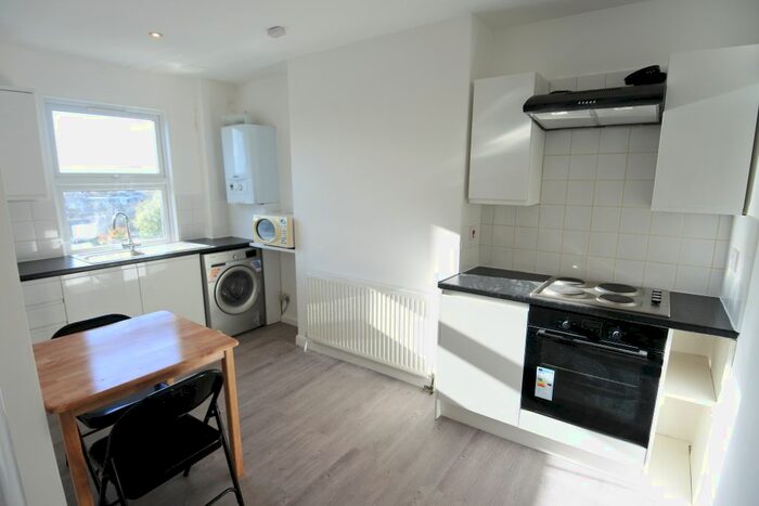 2 Bedroom Flat To Rent In High Street, Harlesden, NW10
