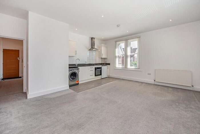 1 Bedroom Flat For Sale In Sandringham Road, Petersfield, Hampshire, GU32